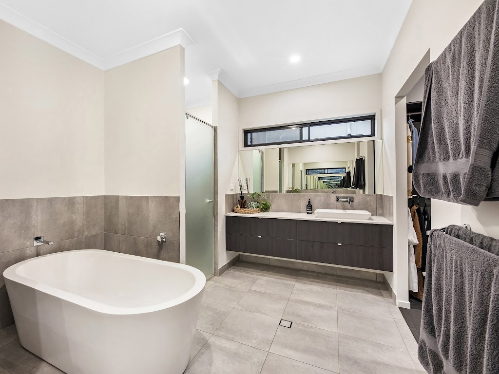 Vanya - Ray White | 1 Providence Parade, South Ripley QLD 4306, Australia | Phone: 0425 440 910