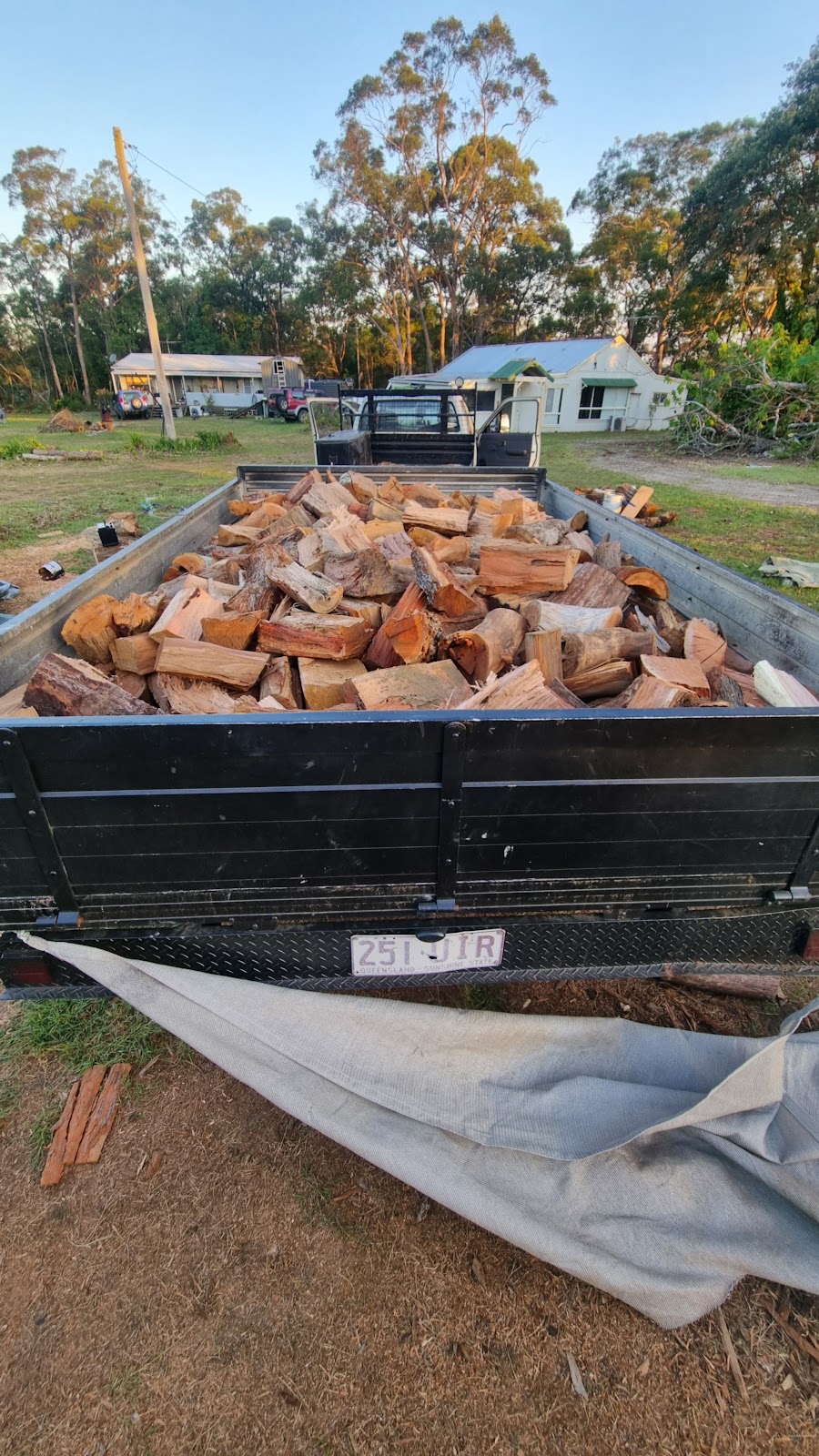 Mr Cutlogs Firewood | 289 Pacific Hwy, Mount White NSW 2250, Australia | Phone: 0411 111 111 Mr Cutlogs Firewood | 289 Pacific Hwy, Mount White NSW 2250, Australia | Phone: 0411 111 111