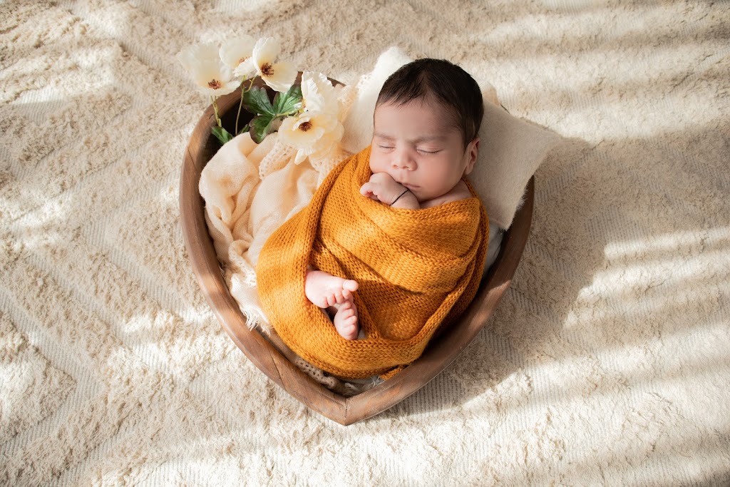 Newborn photography by Ola | 30 Baronial Way, Craigieburn VIC 3064, Australia | Phone: 0404 611 909