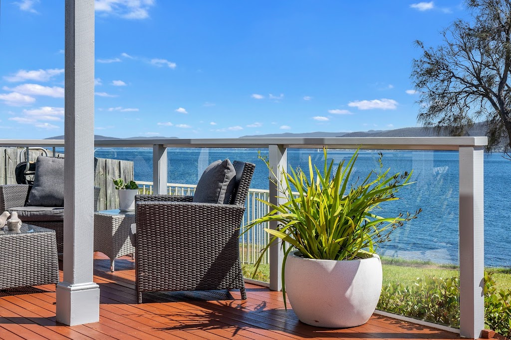"Casa Con Vista" Luxury Waterfront Home, Sleeps 10 | 199A Tranmere Rd, Tranmere TAS 7018, Australia | Phone: (03) 6146 4402