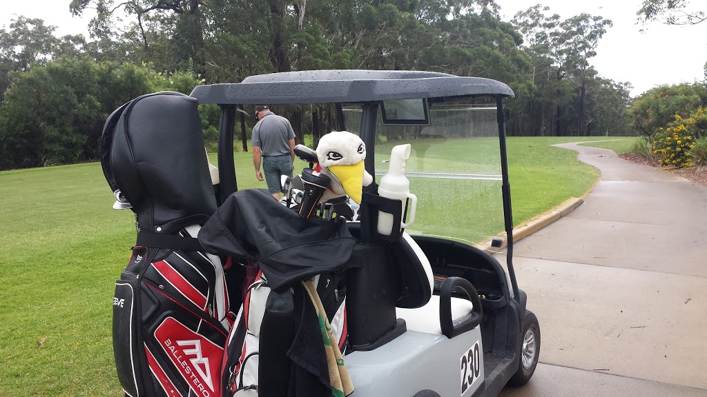 Hilltop Golf Course | Clifford Cl, Mollymook NSW 2539, Australia | Phone: (02) 4455 2055