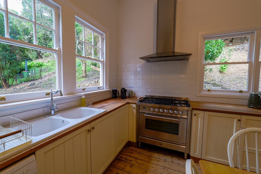 Ferntree Digs Cottage | 20 Ferntree Ave, Warburton VIC 3799, Australia | Phone: 0412 791 407