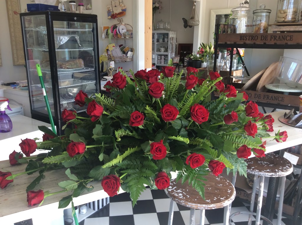 Effloresce Flowers & Cafe | cafe | 3/51 Metung Rd, Metung VIC 3904, Australia | 0351562153 OR +61 3 5156 2153