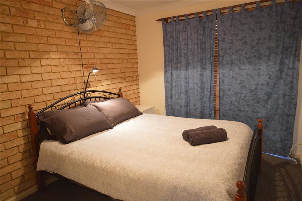 Rossys Retreat | lodging | 31 Glass St, Kalbarri WA 6536, Australia | 0899370400 OR +61 8 9937 0400