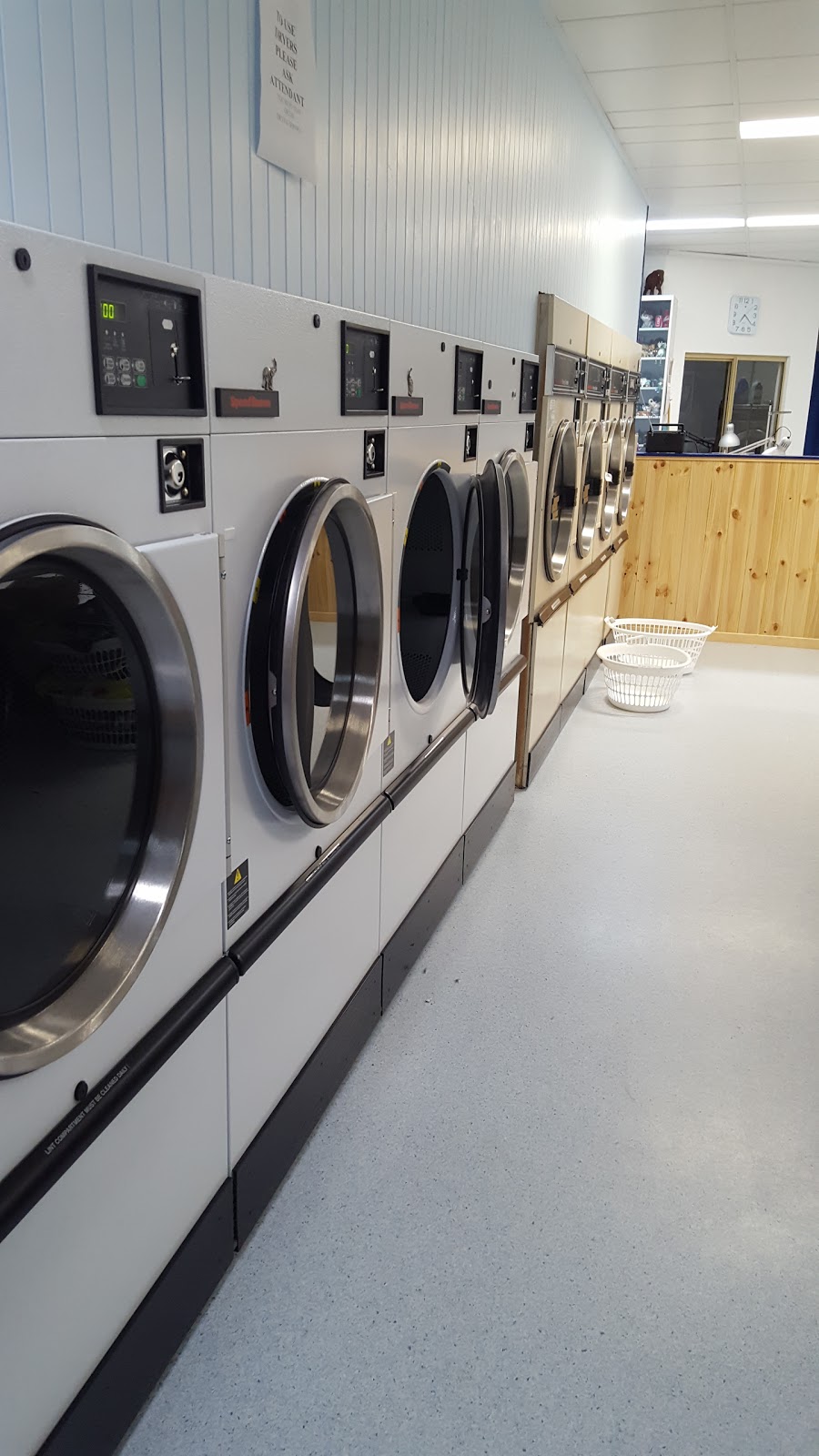 Ace Laundrette & Laundry Services Rockingham | laundry | 1/4 Leach Cres, Rockingham WA 6168, Australia | 0895271007 OR +61 8 9527 1007