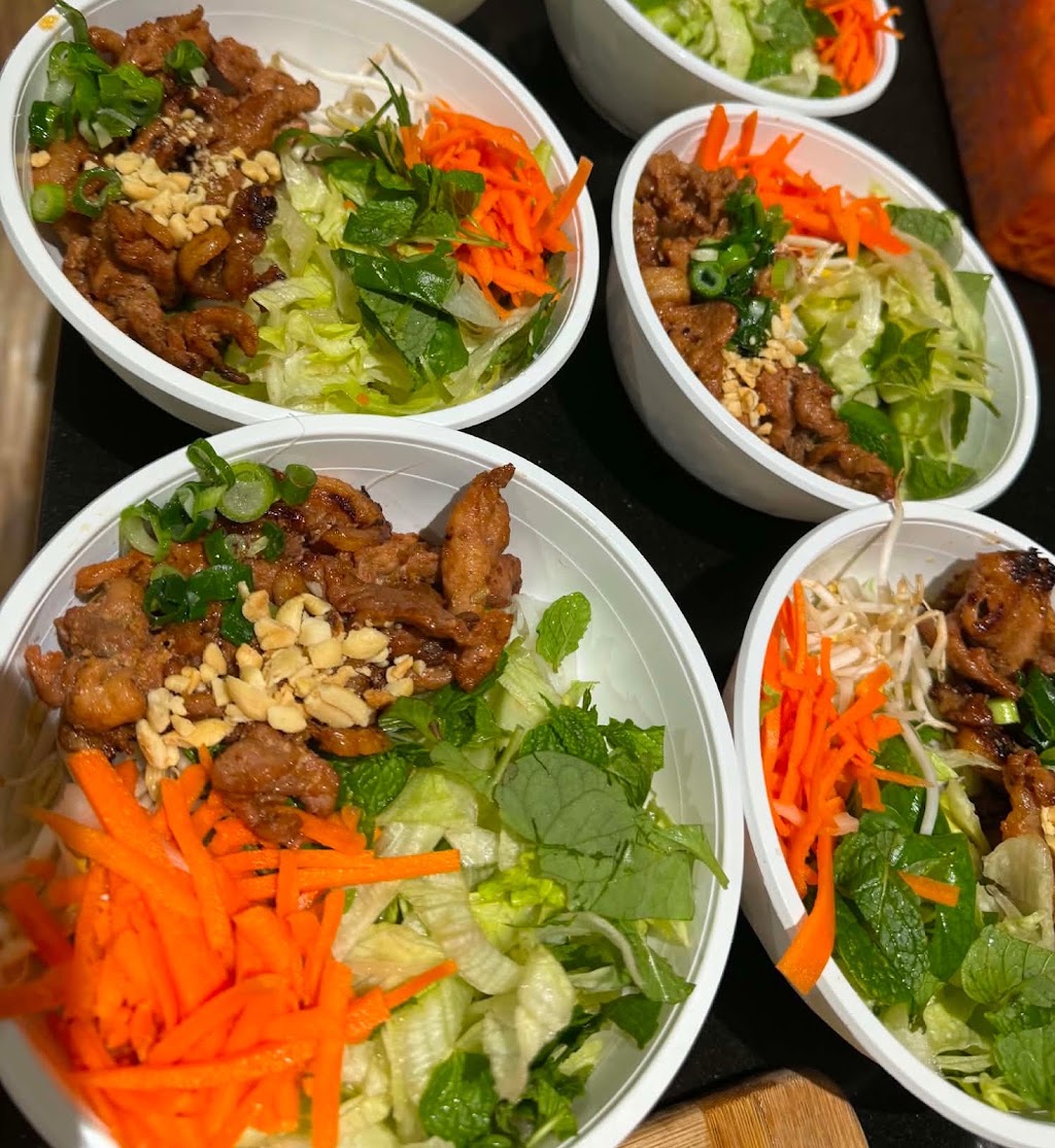 L&L Family Vietnamese Food Truck | 1595 Broke Rd, Pokolbin NSW 2320, Australia | Phone: 0402 099 877