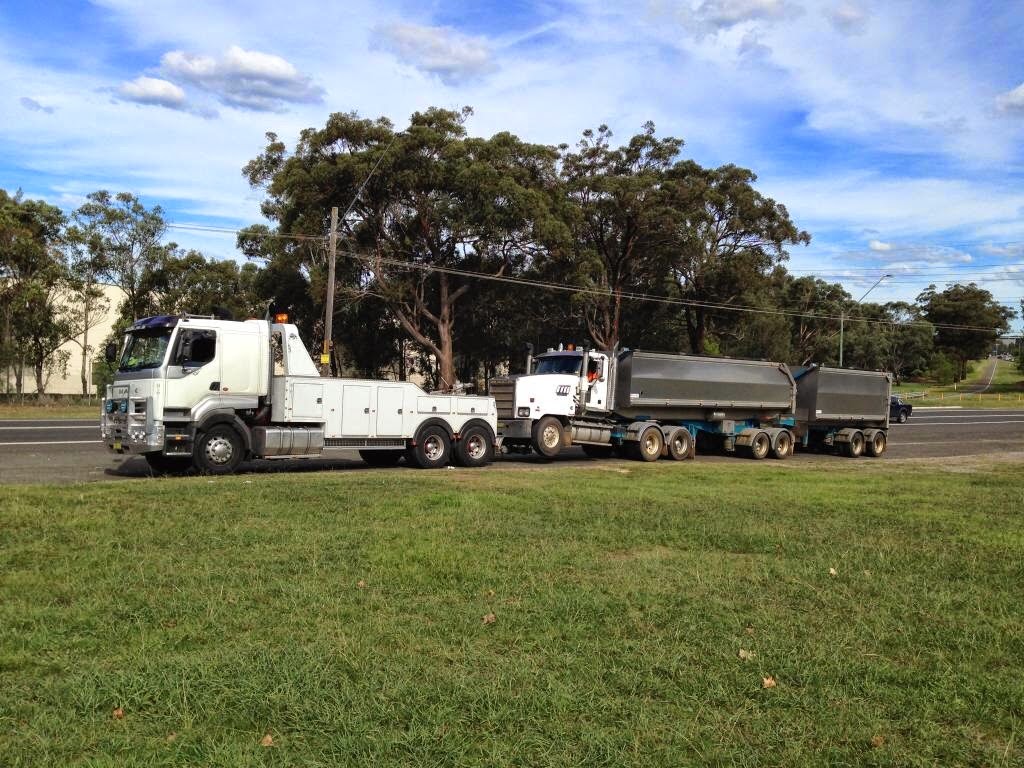 Truck and machinery transport | 20 Brisbane Rd, Campbelltown NSW 2560, Australia | Phone: 0418 220 228