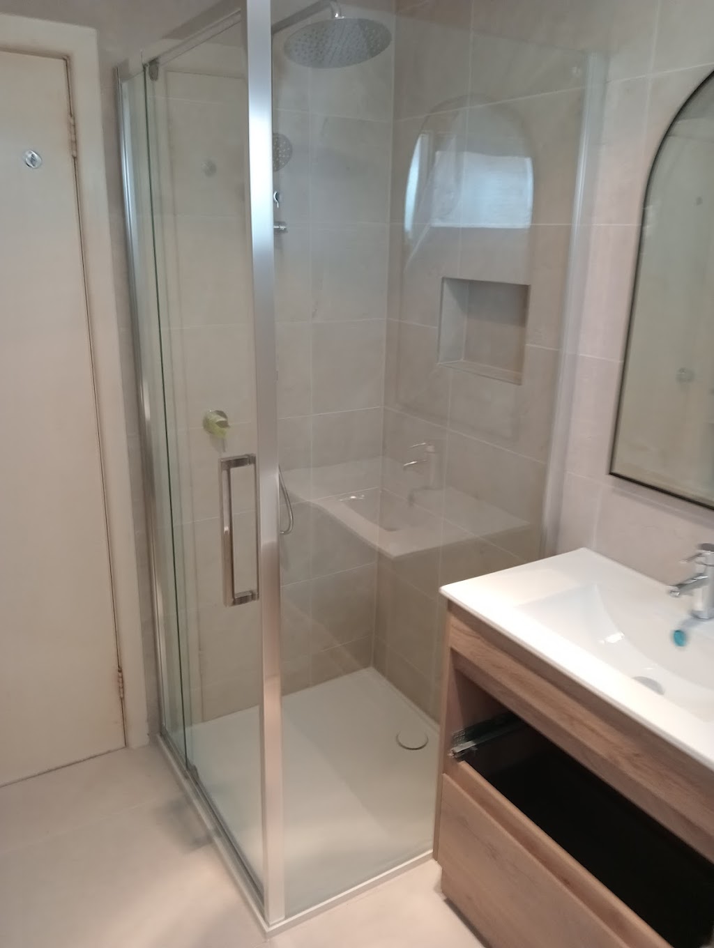 MRT Bathroom Renovations | 20 Silver Gum Dr, Pakenham VIC 3810, Australia | Phone: 0466 361 887
