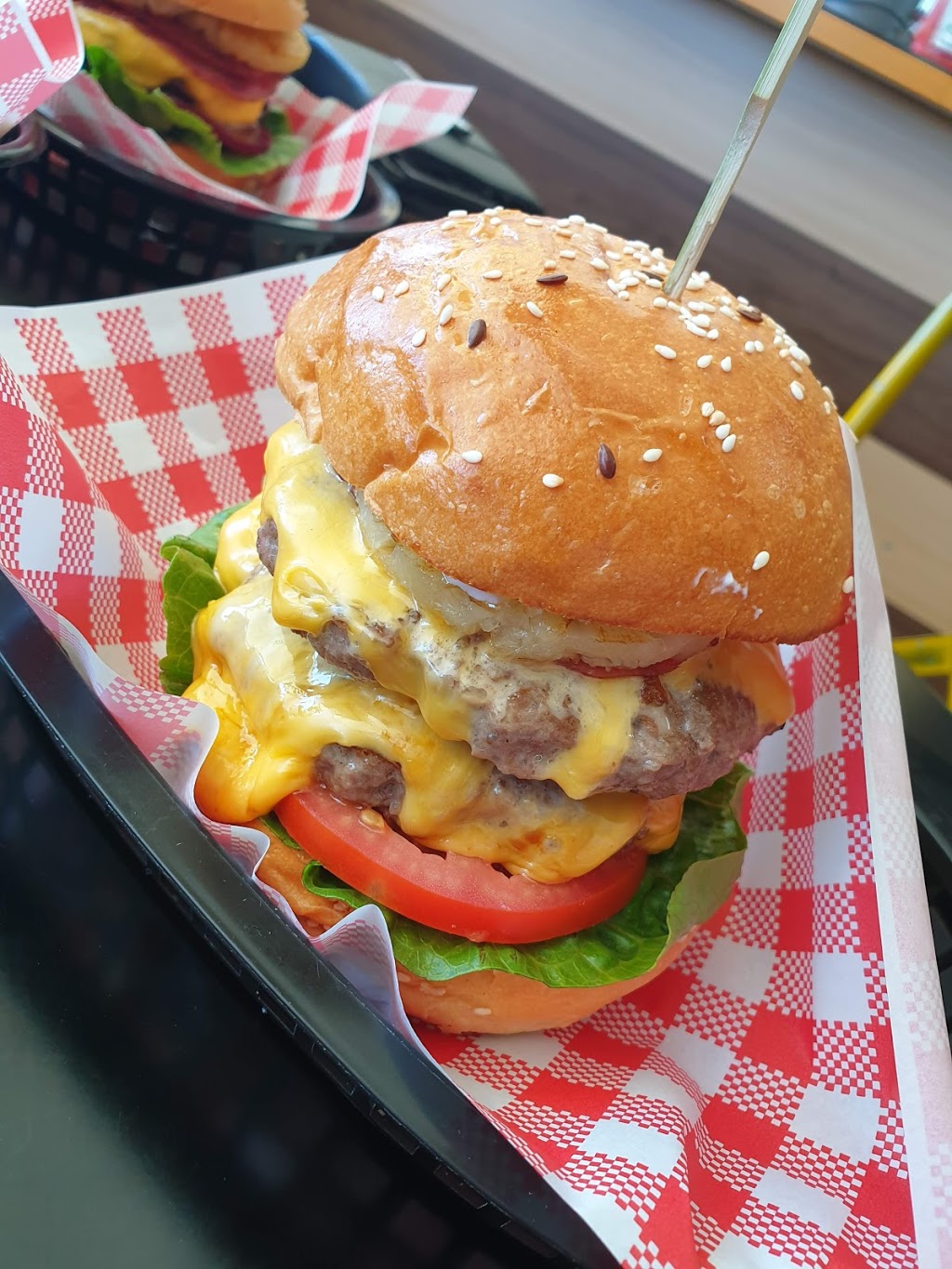 Up The Road Burgers | restaurant | 286 Blackburn Rd, Doncaster East VIC 3109, Australia | 0388064727 OR +61 3 8806 4727