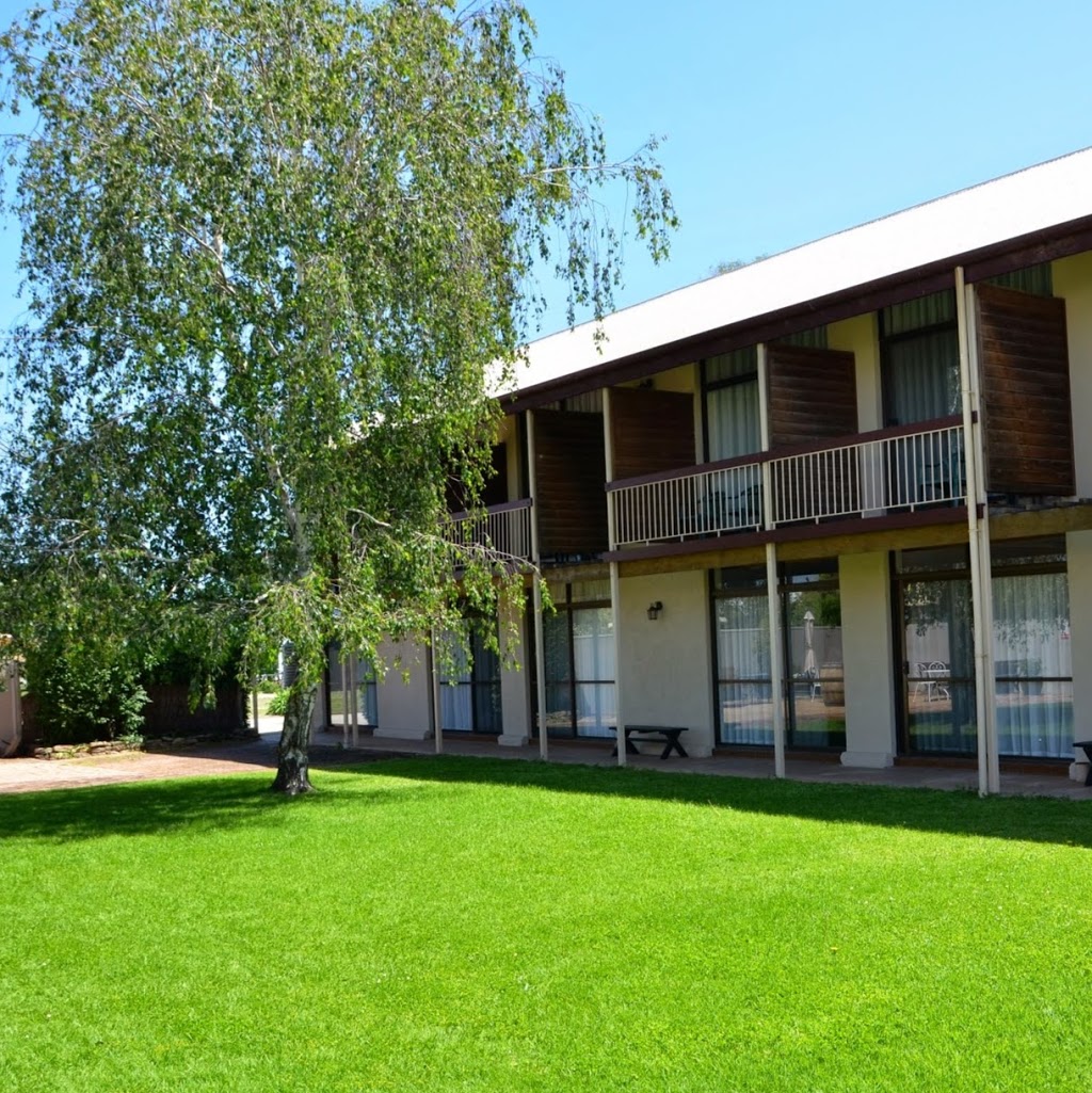 Coonawarra Motor Lodge | lodging | 118 Church St, Penola SA 5277, Australia | 0887372364 OR +61 8 8737 2364