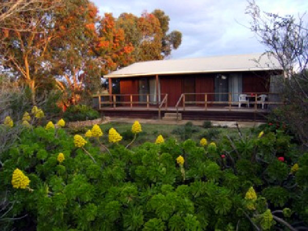 Clinton Cabin | lodging | 4 Mesnil Dr, Clinton SA 5570, Australia | 0888322623 OR +61 8 8832 2623