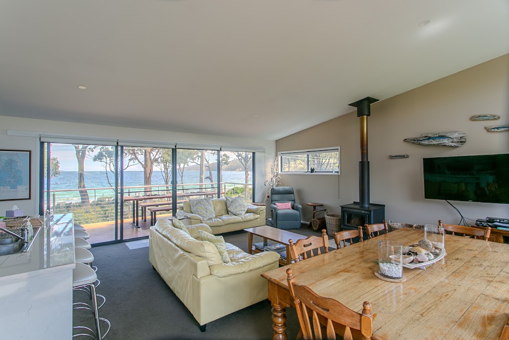 Roaring Beach Retreat | 61Big, Roaring Beach Rd, Surveyors Bay TAS 7116, Australia | Phone: 0437 246 832