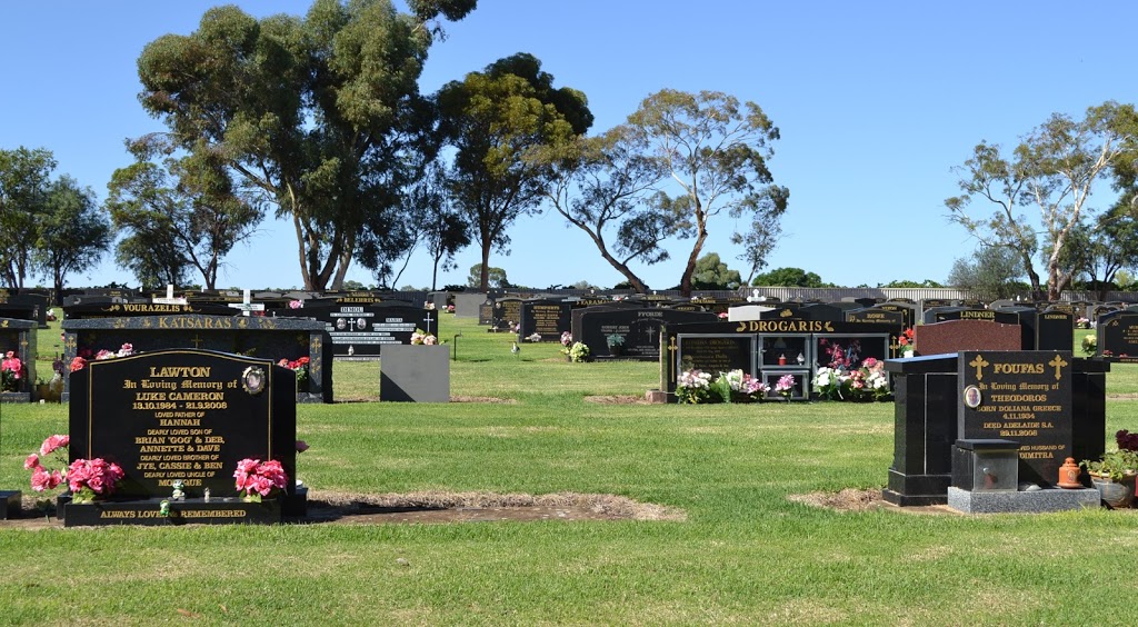 Lawn Cemetery and modern traditional | cemetery | 33 Cucumunga St, Renmark West SA 5341, Australia