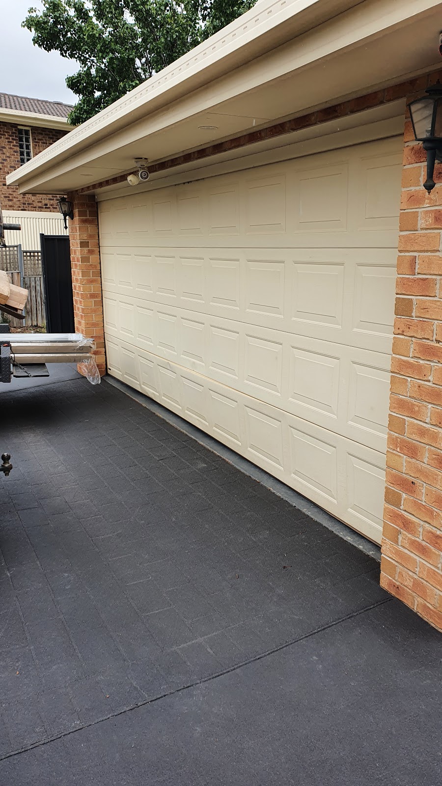 ACT Garage Doors | 13/27 Temperley St, Nicholls ACT 2913, Australia | Phone: 0418 621 785