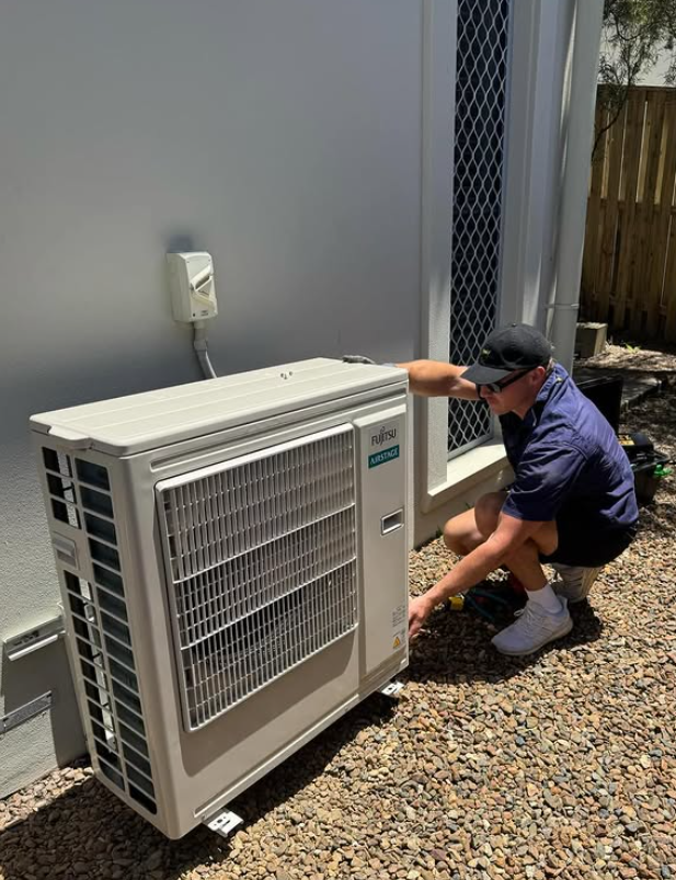 Black Box Electrical | 6 Muirefield Pl, Arundel QLD 4214, Australia | Phone: 0430 744 234