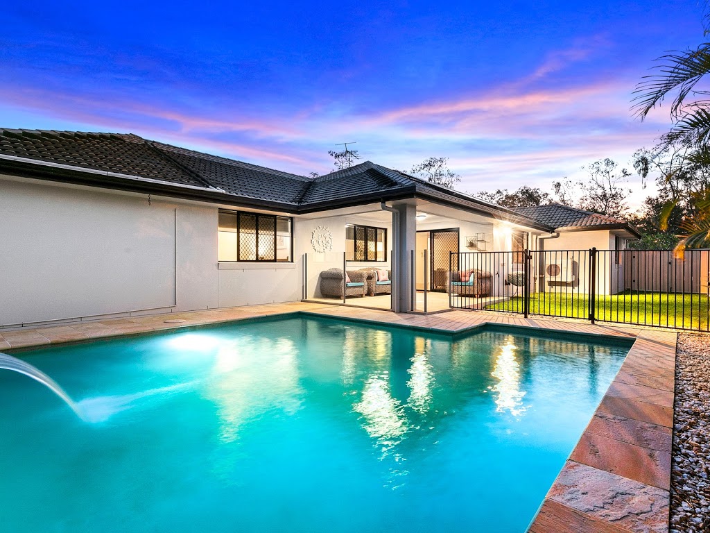 Shawn and Kym Kristofer Real Estate | real estate agency | 128 Bay Terrace, Wynnum QLD 4178, Australia | 0411532333 OR +61 411 532 333