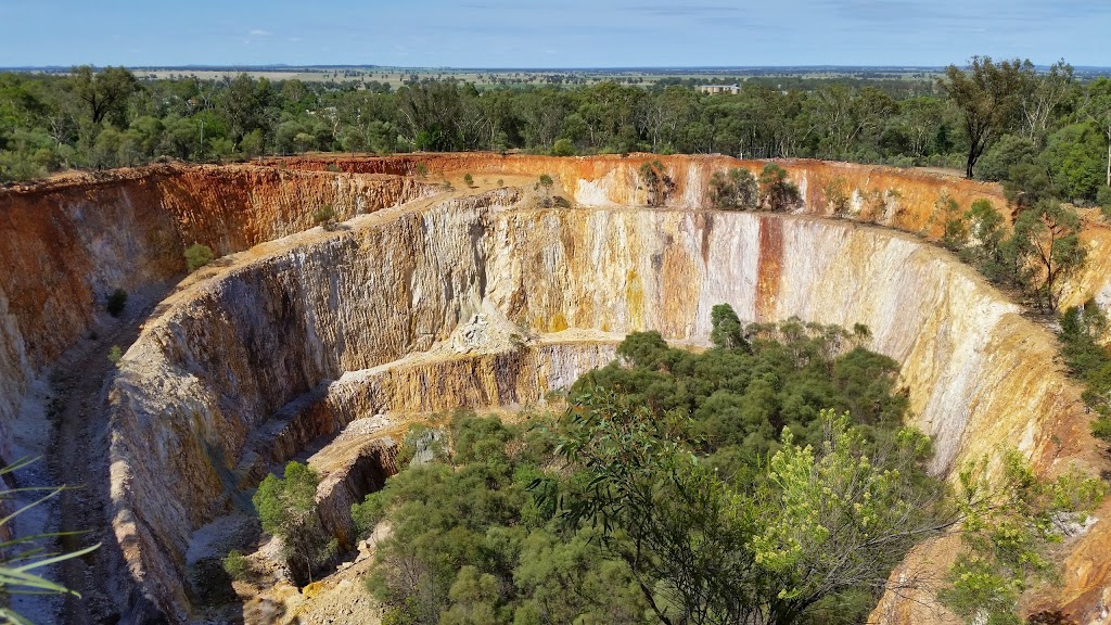 Peakhill Open Cut Gold Mine | tourist attraction | Mingelo St, Peak Hill NSW 2869, Australia | 0268626000 OR +61 2 6862 6000