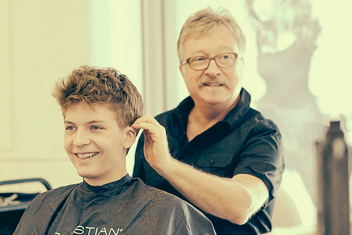 Darryl & Lewis Hairdressing | 125 Oxlade Dr, New Farm QLD 4005, Australia | Phone: 0476 465 576