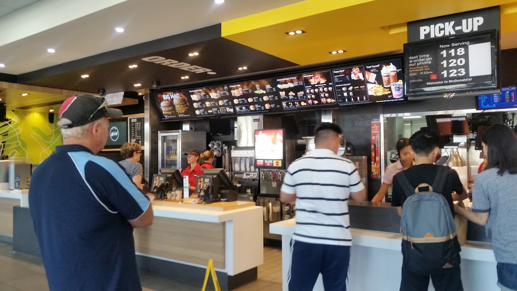 McDonalds Geelong Bypass Northbound | cafe | 55-95 Kulina Dr, Lovely Banks VIC 3221, Australia | 0352757502 OR +61 3 5275 7502