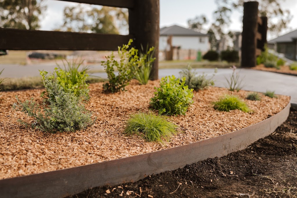 Fluro Gardens | 40 Queen St, Lorn NSW 2320, Australia | Phone: 0494 372 117