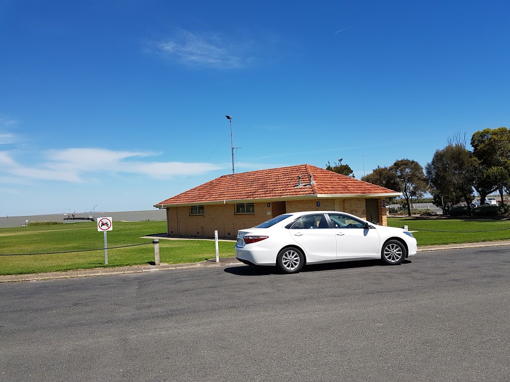 Milang Lakeside Caravan Park | 1 Woodrow Dr, Milang SA 5256, Australia | Phone: (08) 8537 0282