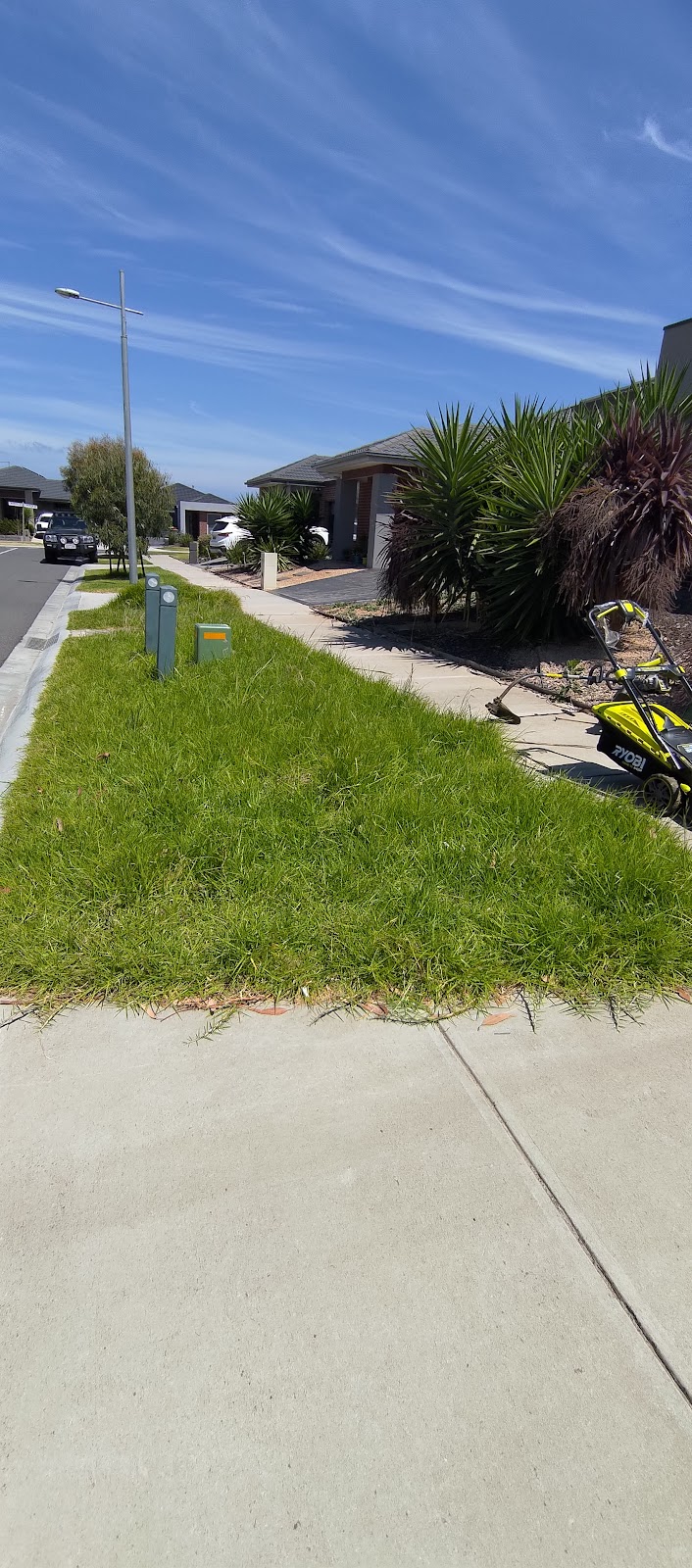 Joes Lawn maintenance services | Tomah Wy, Truganina VIC 3029, Australia | Phone: 0413 970 470