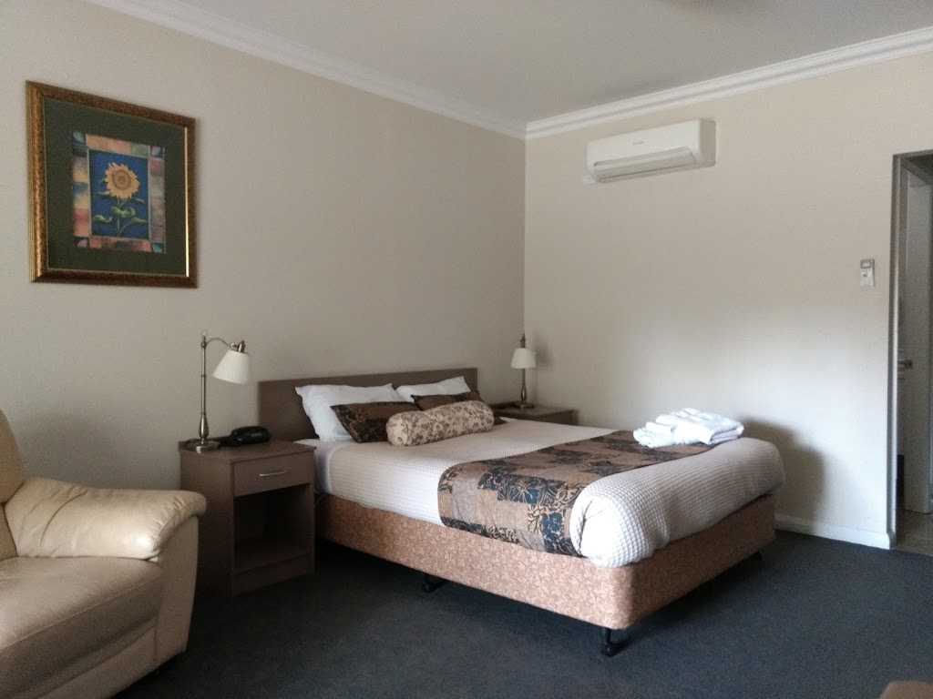 Gabriel Motor Inn | lodging | 240 Sheridan St, Gundagai NSW 2722, Australia | 0269441311 OR +61 2 6944 1311