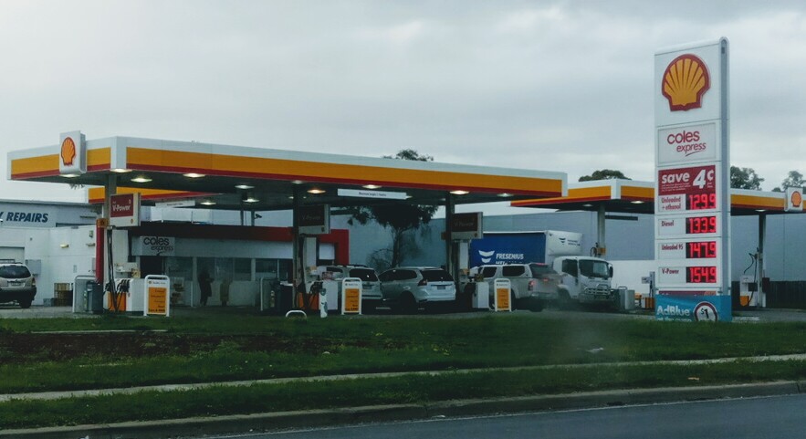 Shell | gas station | Victoria St & Elizabeth St, Wetherill Park NSW 2164, Australia | 0297561570 OR +61 2 9756 1570