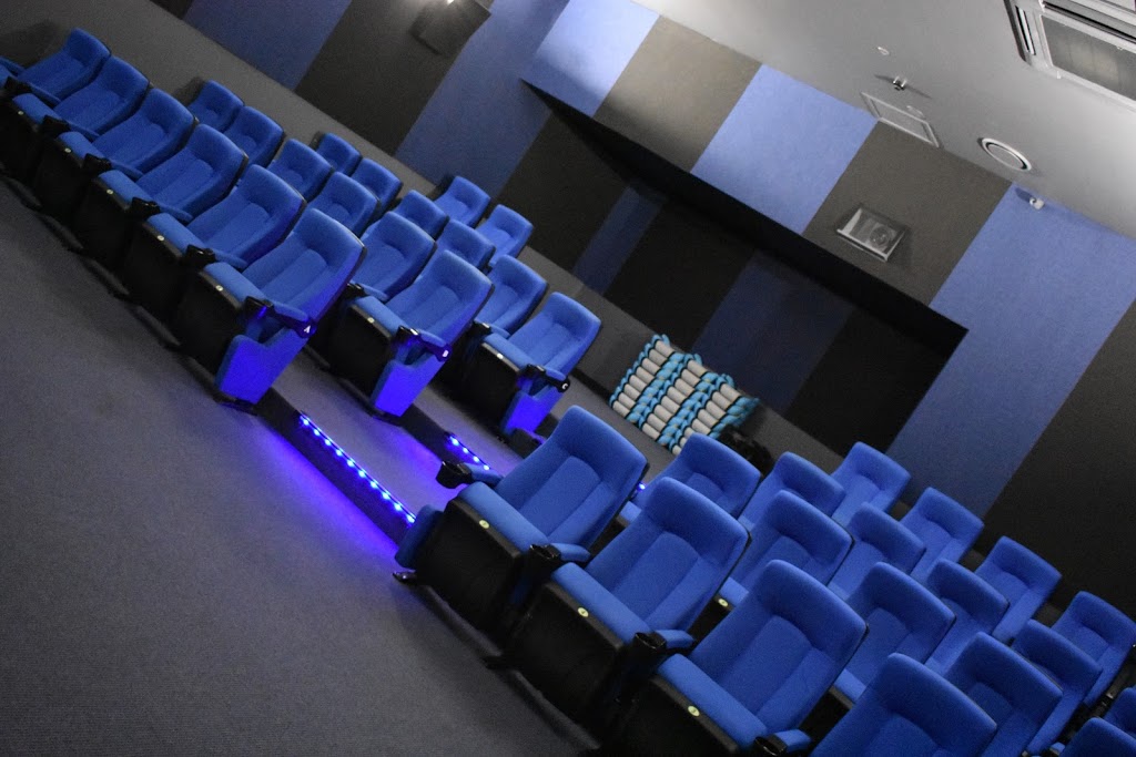 Boat Club Cinema | movie theater | Buccaneer Dr, Urangan QLD 4655, Australia | 0741978707 OR +61 7 4197 8707