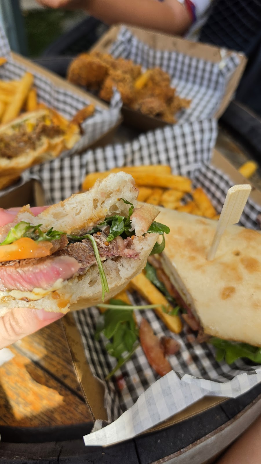 The Wedge | 150 Tallebudgera Creek Rd, Tallebudgera QLD 4228, Australia | Phone: (07) 5534 9900