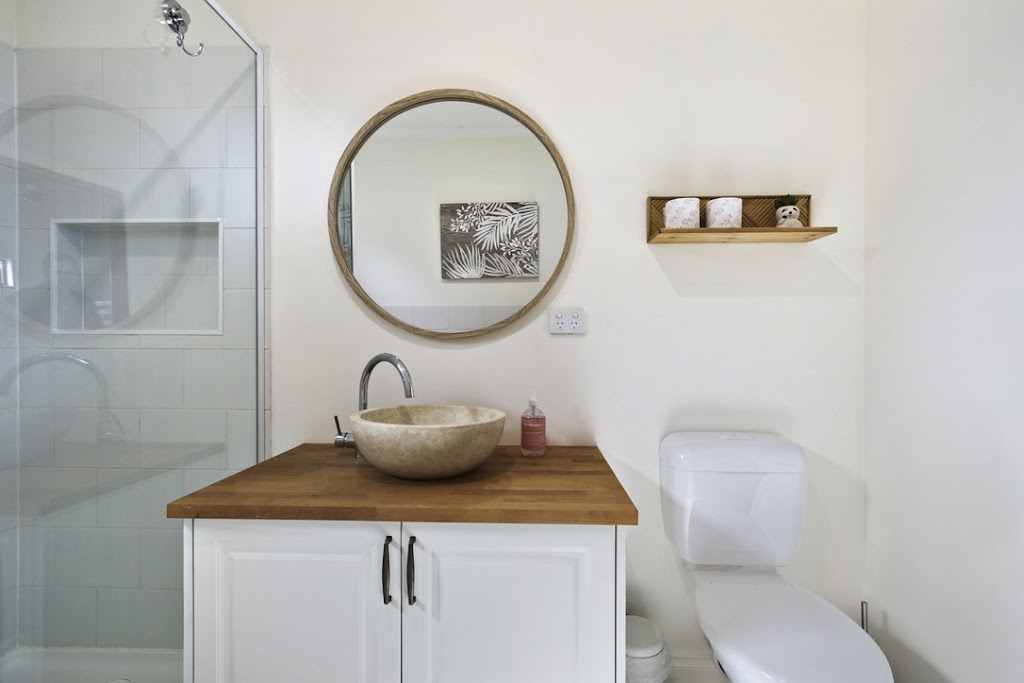 Metung Bluelake Escapes / Bluelake Cottage | 20 Falcon Grove, Metung VIC 3904, Australia | Phone: 0401 499 108