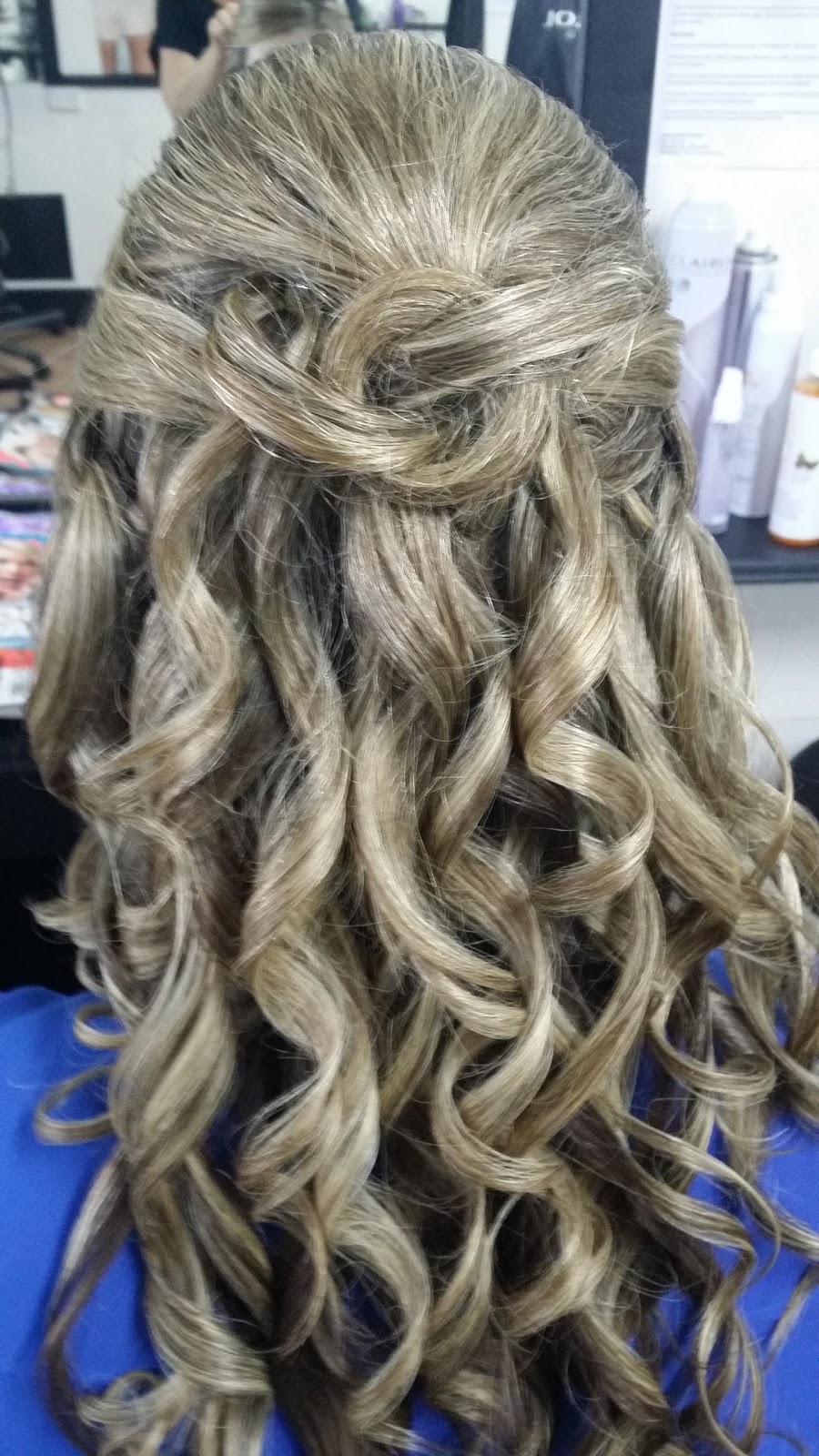 Rococos Hair Studio | 2/727 Nicklin Way, Currimundi QLD 4551, Australia | Phone: (07) 5493 2844