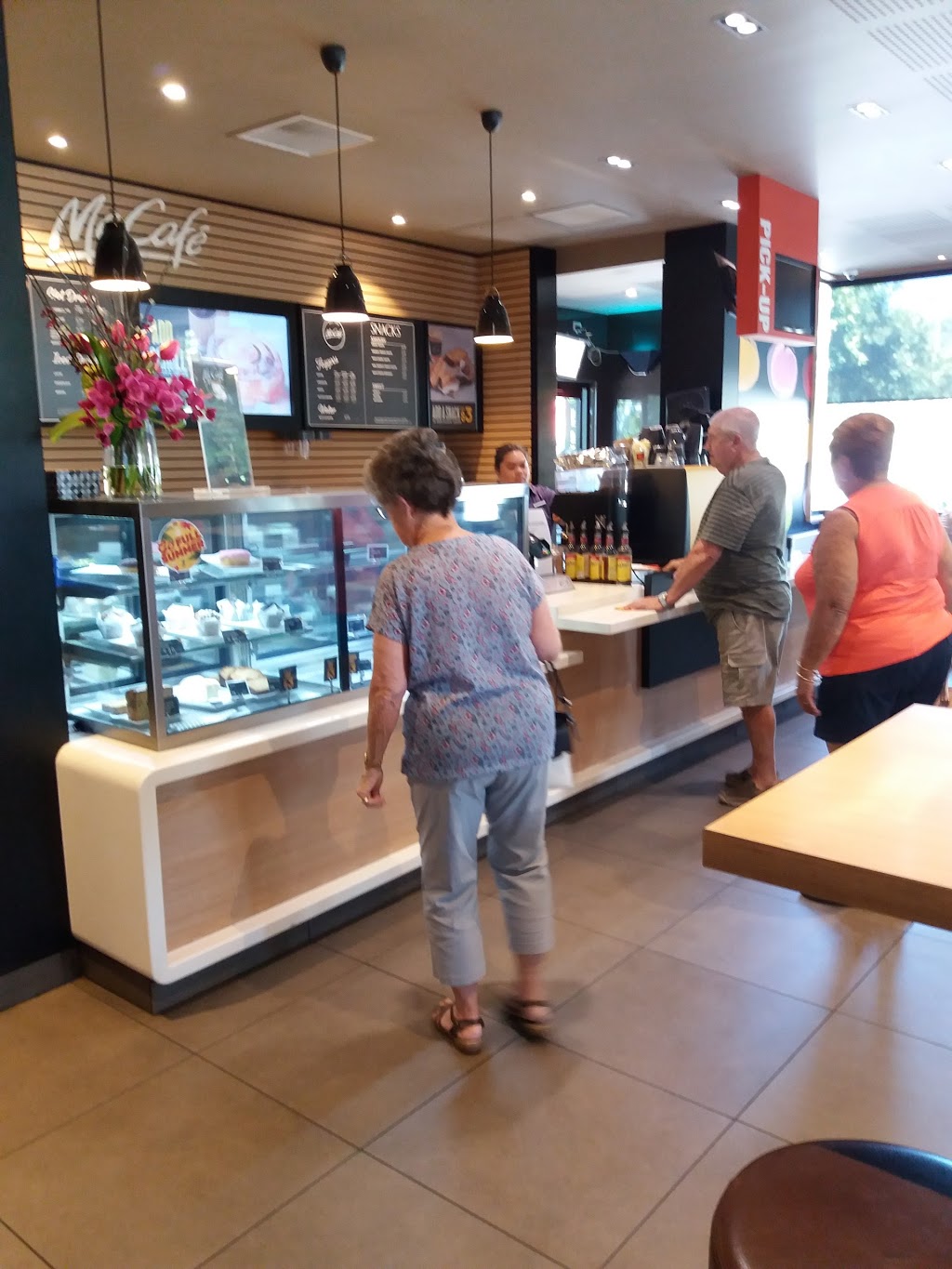 McDonalds Oxenford | cafe | Tamborine Oxenford Rd, Oxenford QLD 4210, Australia | 0755194960 OR +61 7 5519 4960