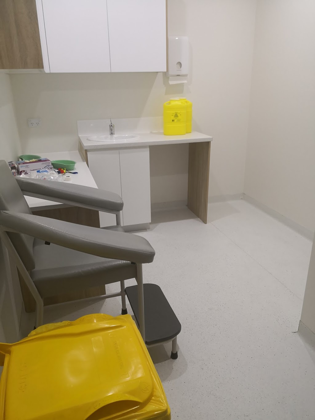 HealthCare Greenacre | 3/173 Waterloo Rd, Greenacre NSW 2190, Australia | Phone: (02) 9740 4388