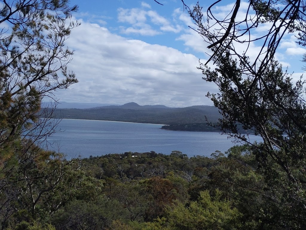 Eagle Peaks at Freycinet | 13 Oyster Bay Ct, Coles Bay TAS 7215, Australia | Phone: 0438 678 592