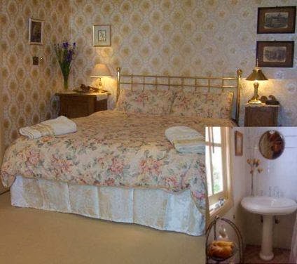 A Winter-Rose Cottage Bed and Breakfast | 79 Morrisset St, Bathurst NSW 2795, Australia | Phone: (02) 6332 2661