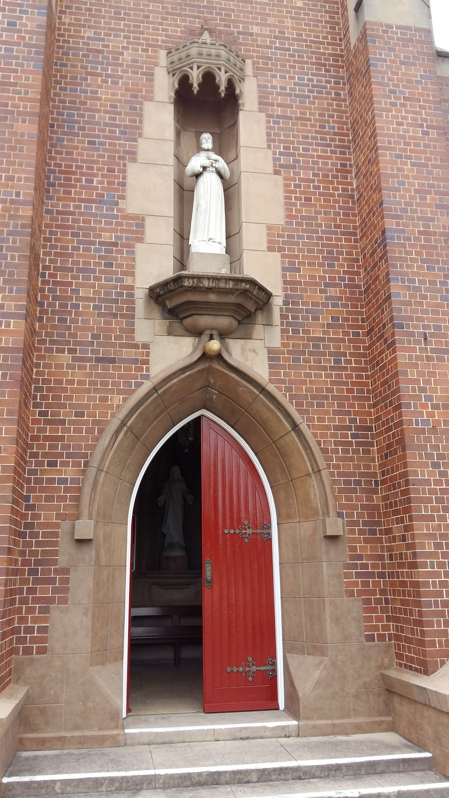 St Leonard’s Catholic Church | Donnelly Rd & Willoughby Road, Naremburn NSW 2065, Australia