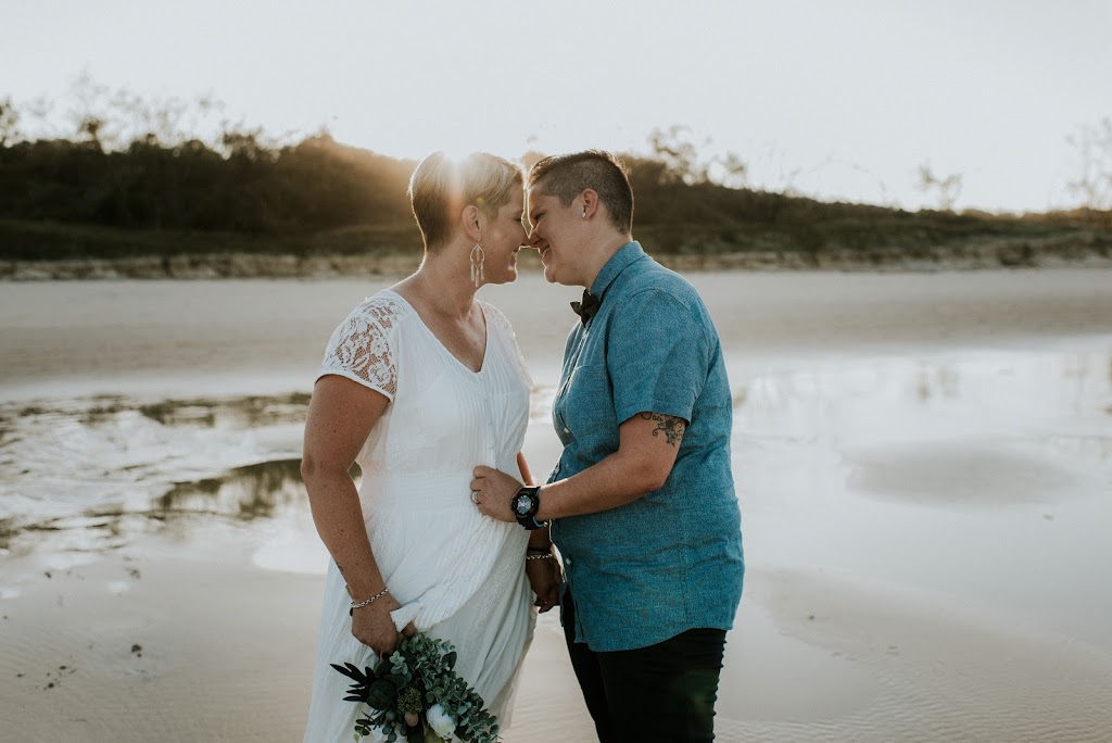 BIG LOVE Ceremonies. Marriage & Funeral Celebrant | Sunnyside Rd, Scarborough QLD 4020, Australia | Phone: 0412 619 085