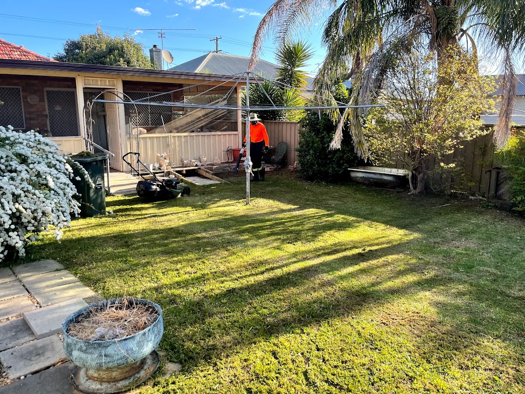 Shredas lawn mowing & more | 19 Murray St, East Tamworth NSW 2340, Australia | Phone: 0432 297 807
