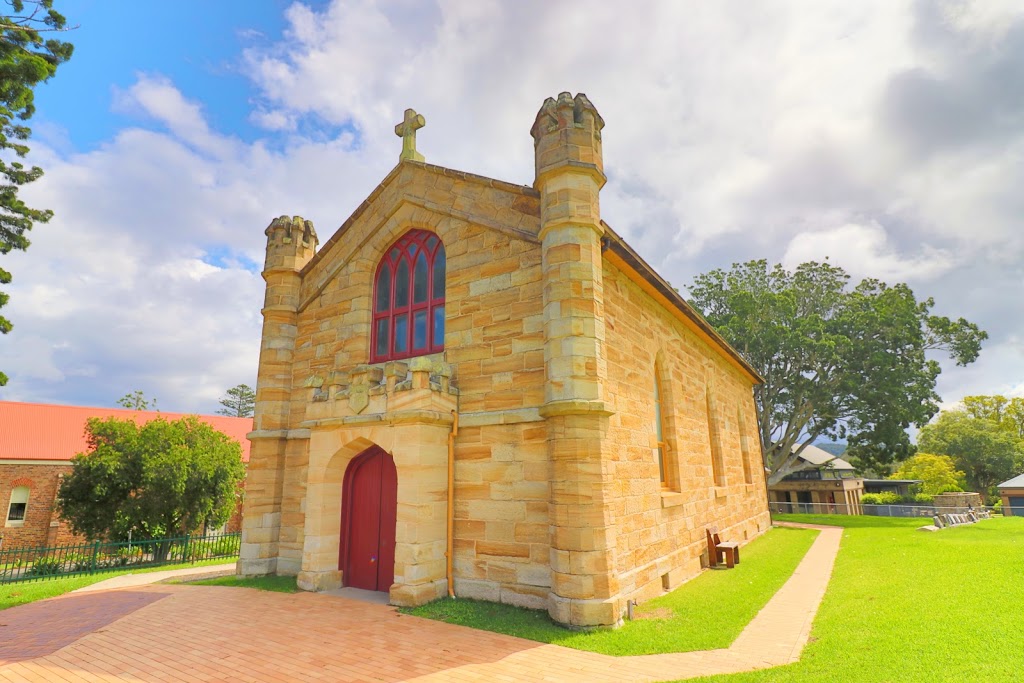 Holy Cross Catholic Church | church | 9 Humphreys Rd, Kincumber South NSW 2251, Australia
