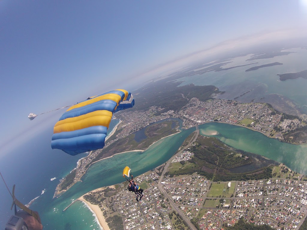 Skydive Sydney-Newcastle |  | Lake Macquarie Airport, 864 Pacific Highway, Marks Point NSW 2280, Australia | 1300663634 OR +61 1300 663 634
