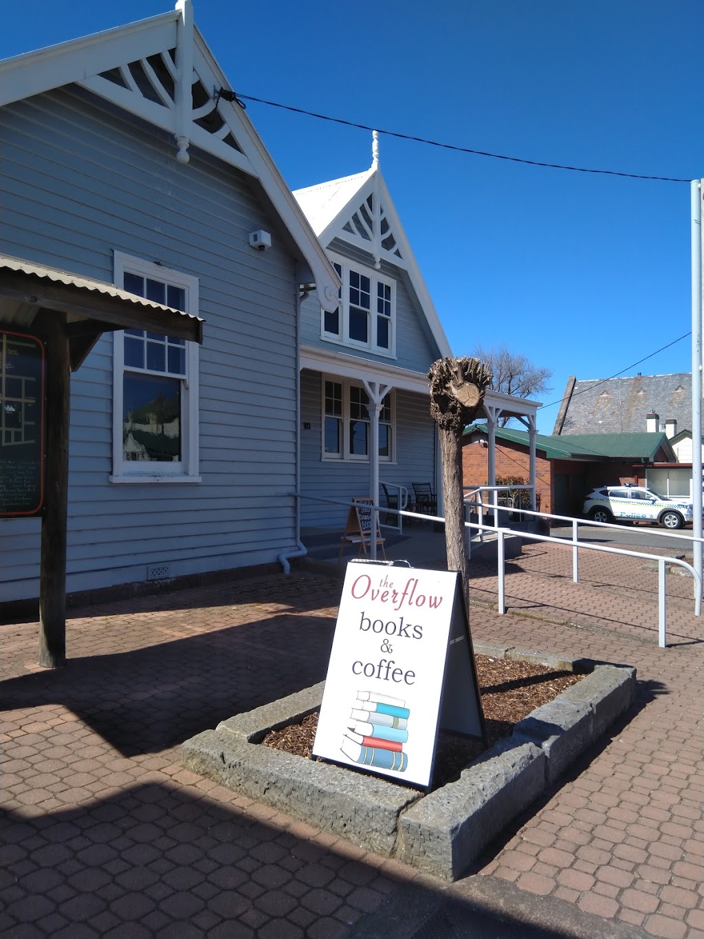 The Overflow Bookstore | cafe | Old Courthouse, 103 High St, Campbell Town TAS 7210, Australia | 0363811545 OR +61 3 6381 1545