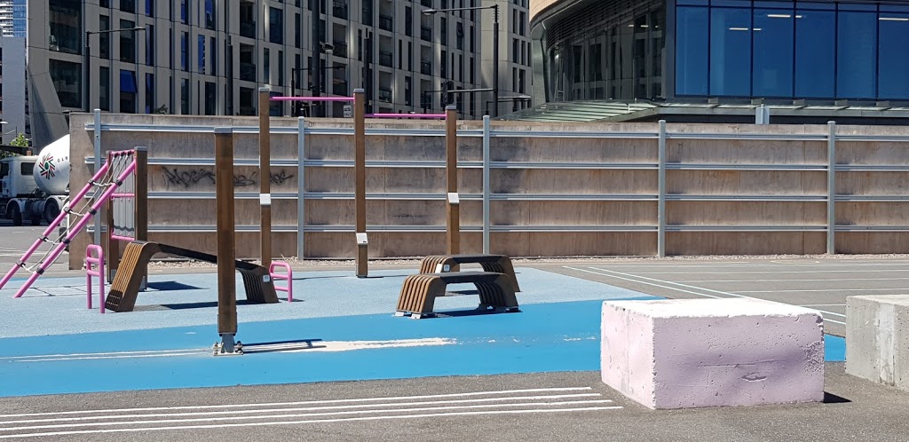 Docklands Outdoor Gym | 888 Collins St, Docklands VIC 3008, Australia