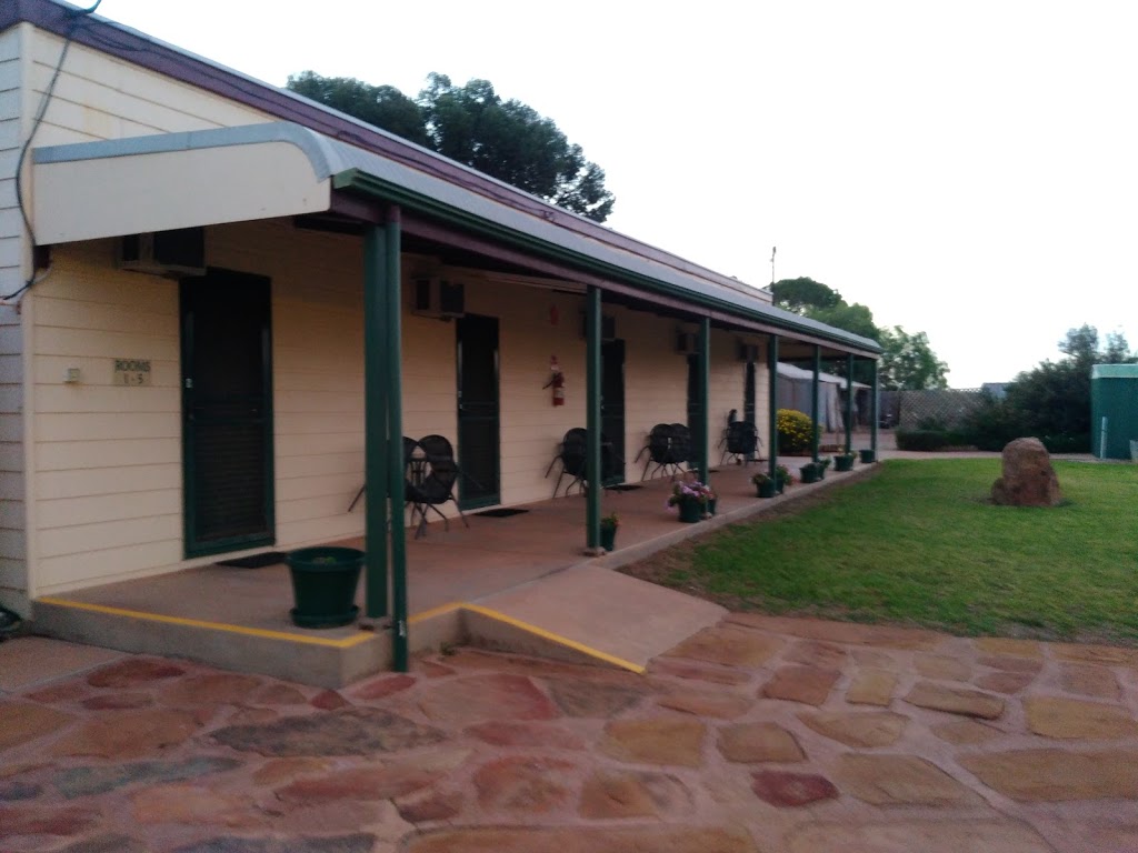 Nuttbush Retreat | Eyre Hwy, Port Augusta SA 5701, Australia | Phone: (08) 8643 8941