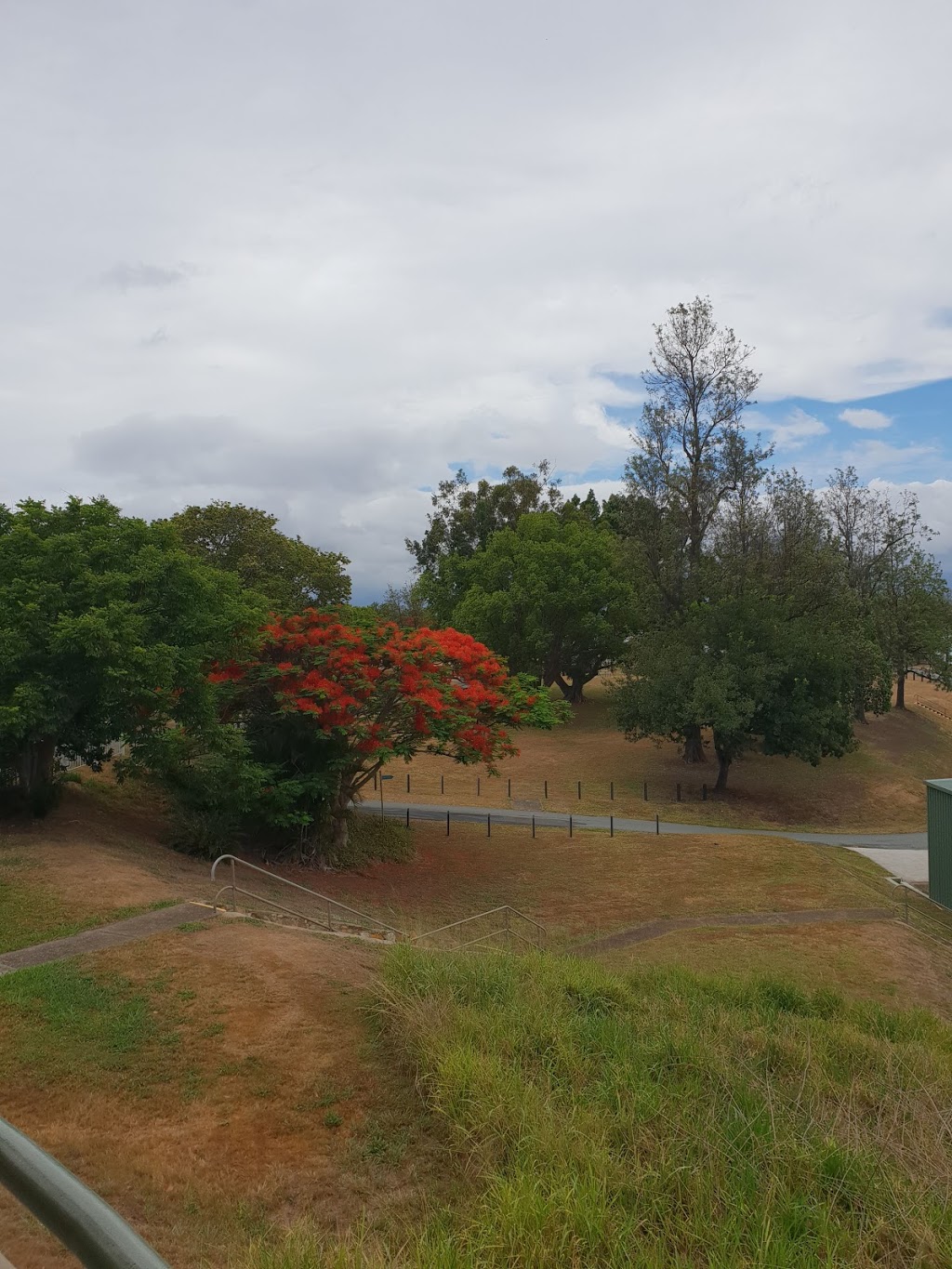 Moogerah Lake House Holiday Rental | 11 Greville St, Moogerah QLD 4309, Australia | Phone: 0407 172 415