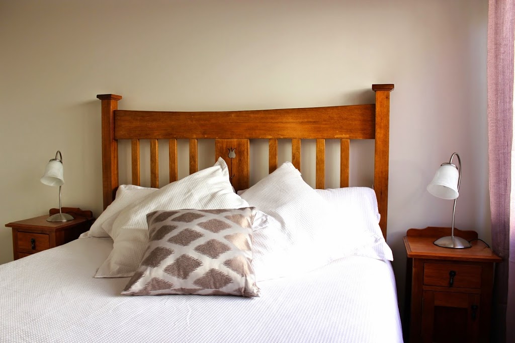 The Friendly Chat Bed and Breakfast and Self-contained Accommoda | 137 Mooroondu Rd, Thorneside QLD 4158, Australia | Phone: (07) 3822 3226