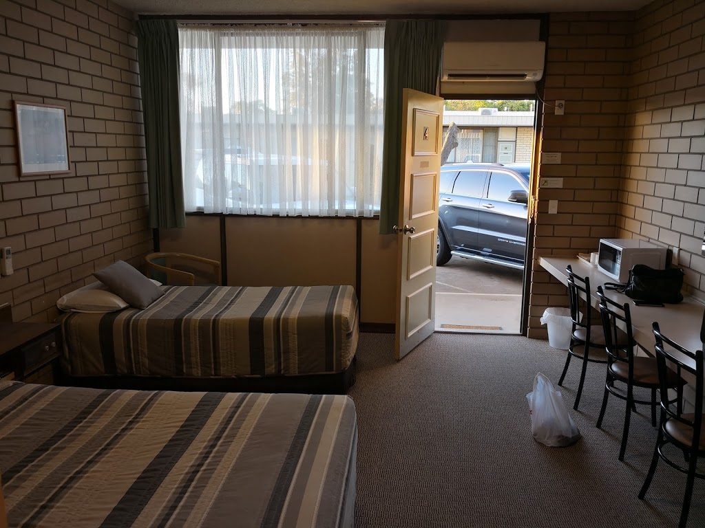 Mount Wycheproof Motor Inn | lodging | 360 Broadway, Wycheproof VIC 3527, Australia | 0354937224 OR +61 3 5493 7224