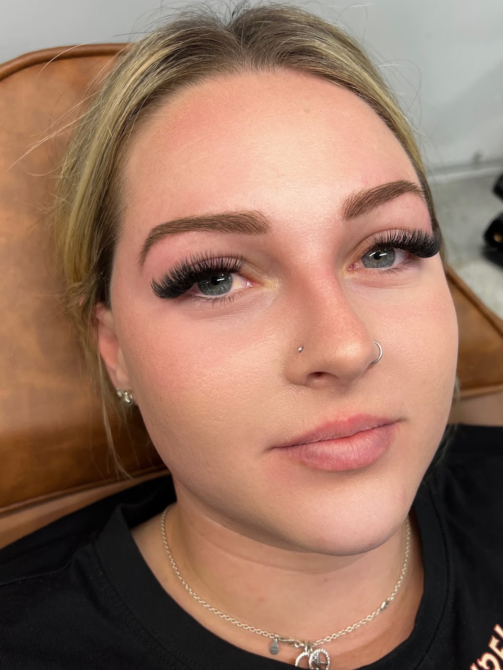 Hellish Brows and Lash Lounge | 2 Robert St, Forest Hill QLD 4341, Australia | Phone: 0418 226 853