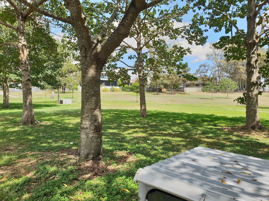 Lavarack Park | park | 29 Aubrey St, Camp Hill QLD 4152, Australia | 0734038888 OR +61 7 3403 8888