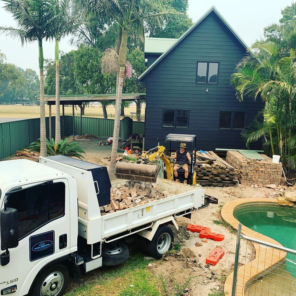 Coastal Landscaping and Earthmoving | New Mount Pleasant Rd, Mount Pleasant NSW 2519, Australia | Phone: 0402 438 397